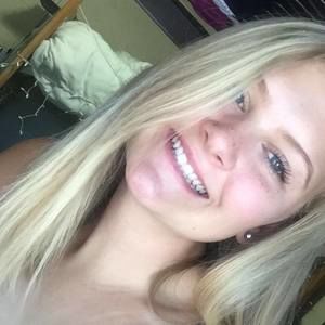 Meet your Posher, Mikayla